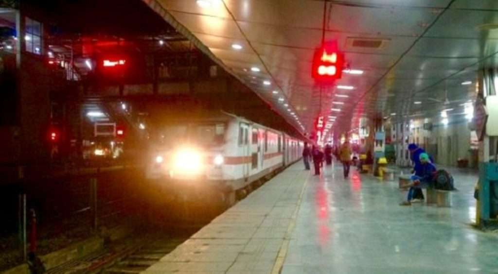 Summer Express - बठिंडा रेलवे स्टेशन असुरक्षित, मोबाइल चोरी और लूट बढ़ी
