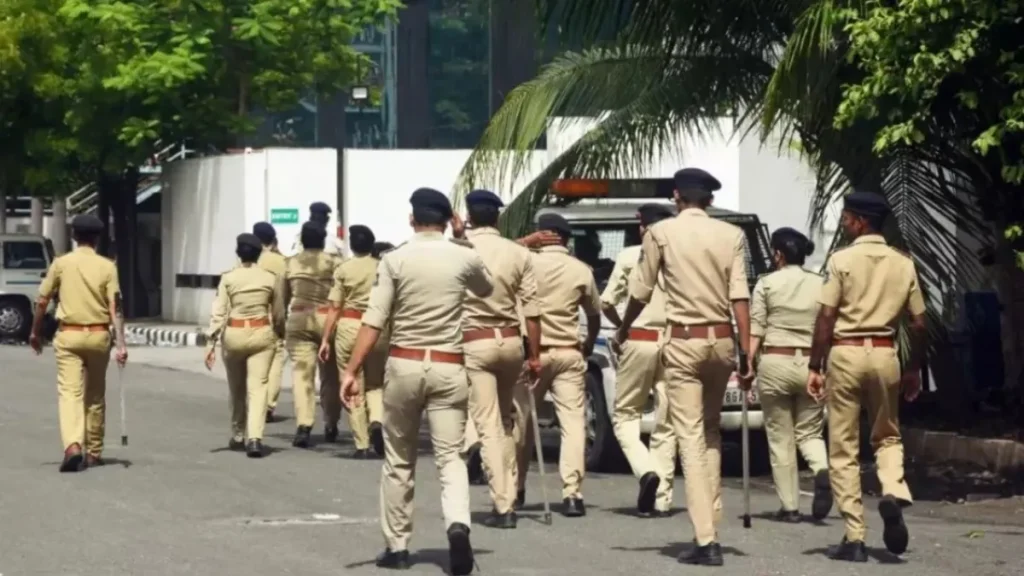 Summer Express - जयपुर के चौमू में सांप्रदायिक तनाव :  पुलिस पर पथराव , इंटरनेट बंद