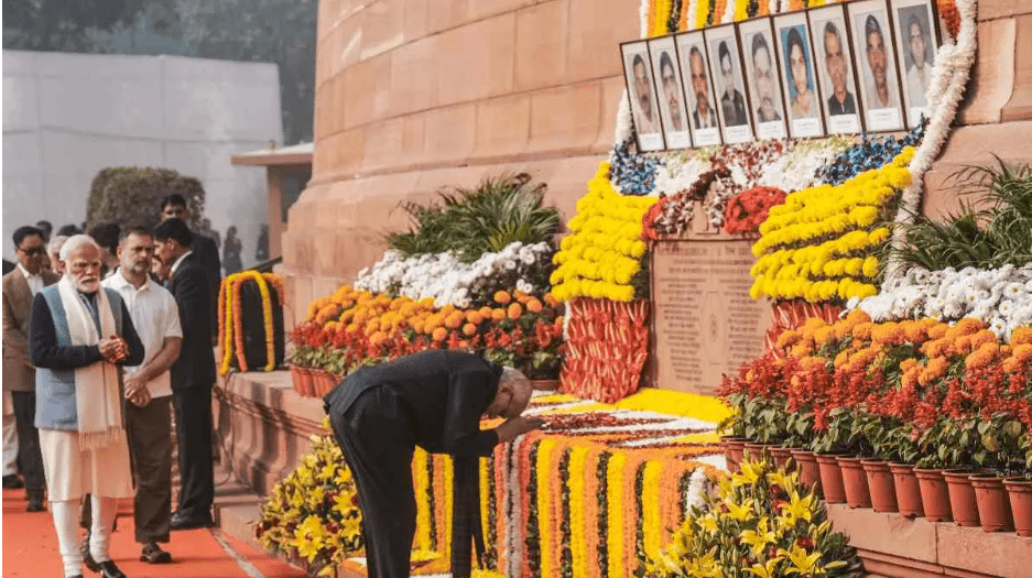 Summer Express - संसद हमले की 24वीं बरसी: पीएम मोदी और नेताओं ने श्रद्धांजलि