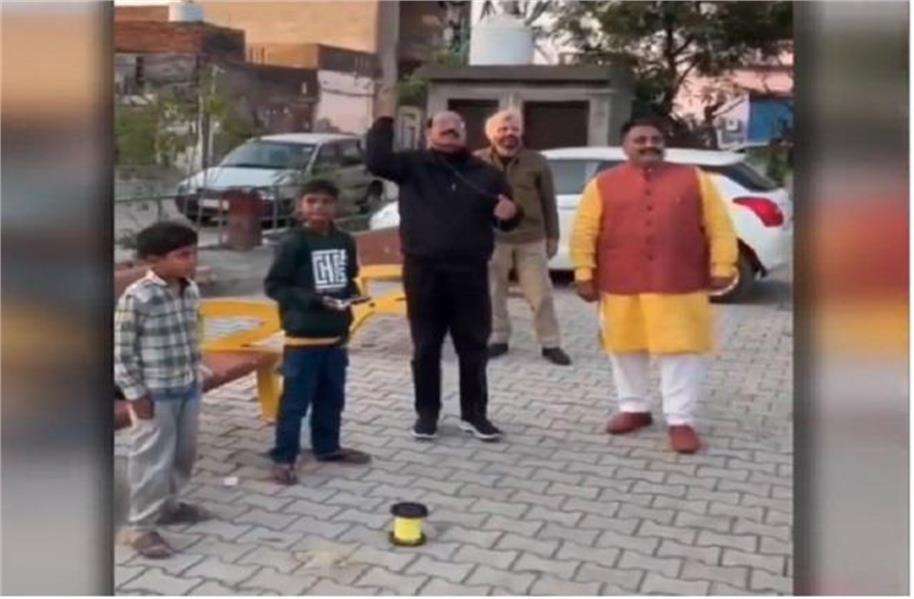 Summer Express - चाइना डोर से पतंग उड़ाने का आरोप, पंजाब सरकार के मंत्री का वीडियो वायरल