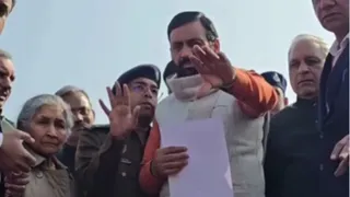 Summer Express - हिसार में सीएम के सामने फरियादी की अनोखी गुहार, वीडियो वायरल