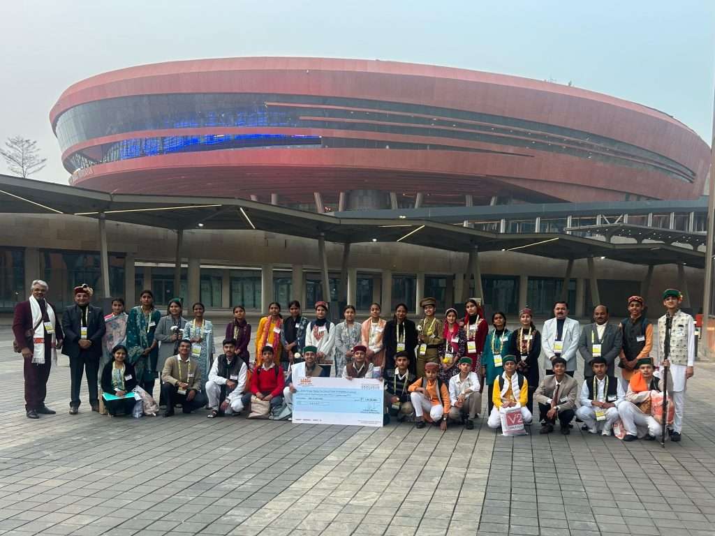 Summer Express - राष्ट्रीय स्तर पर ऊना का परचम: पीएमश्री जवाहर नवोदय विद्यालय को मॉडल यूथ ग्राम सभा में पहला पुरस्कार