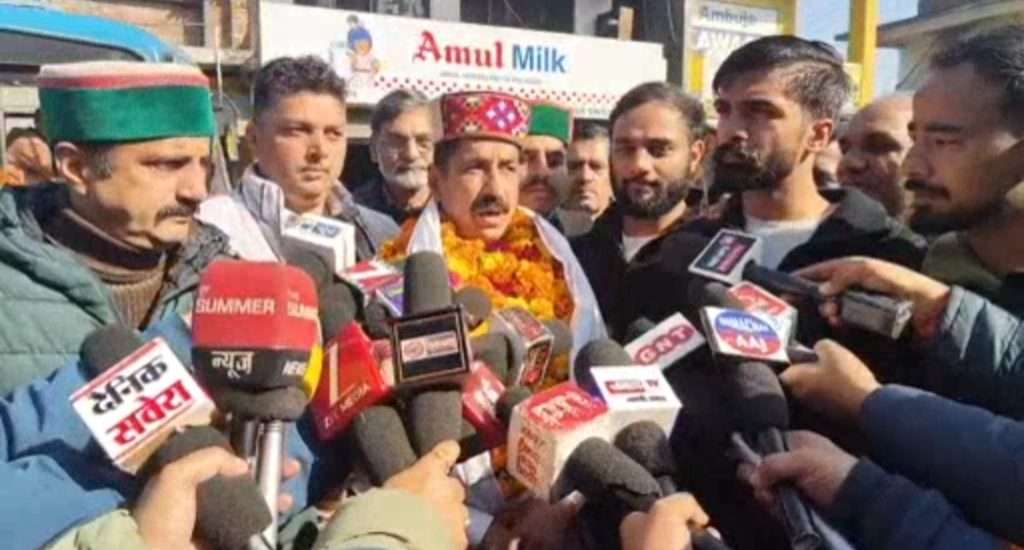 Summer Express - हमीरपुर में जिला कांग्रेस अध्यक्ष सुमन भारती का भव्य स्वागत, दूसरी बार मिली कमान