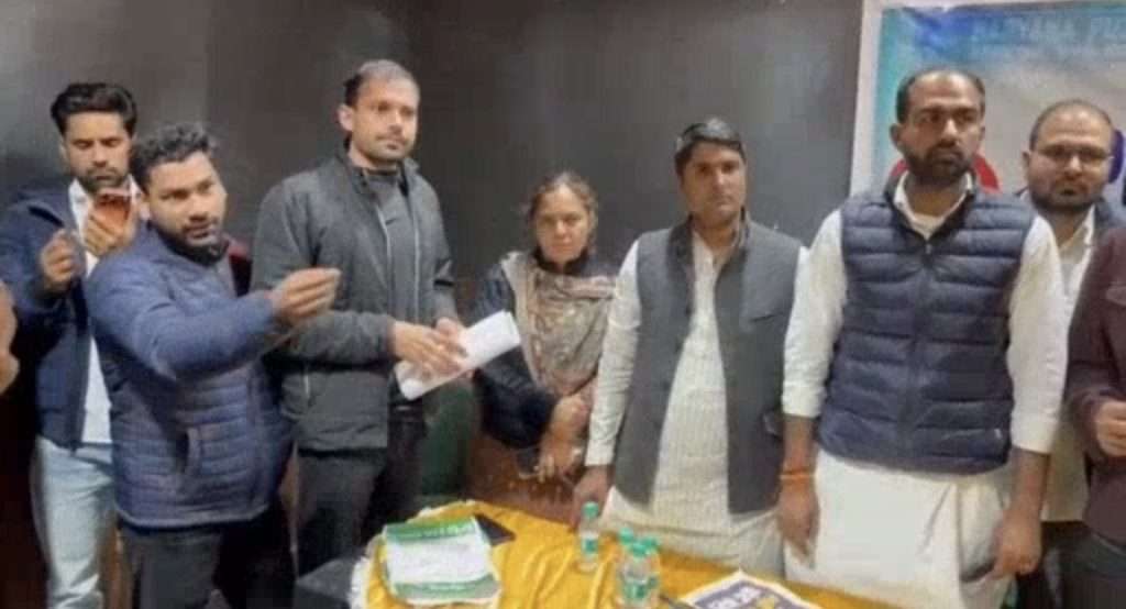 Summer Express - HPSC भर्ती विवाद ने पकड़ा तूल, करनाल में छात्रों का जोरदार प्रदर्शन