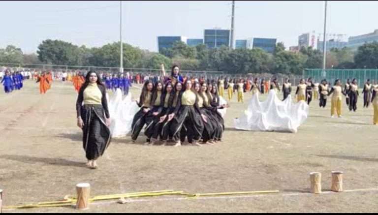 Summer Express - गुरुग्राम में राज्य स्तरीय गणतंत्र दिवस, सीएम के सामने डॉग-बाइक शो