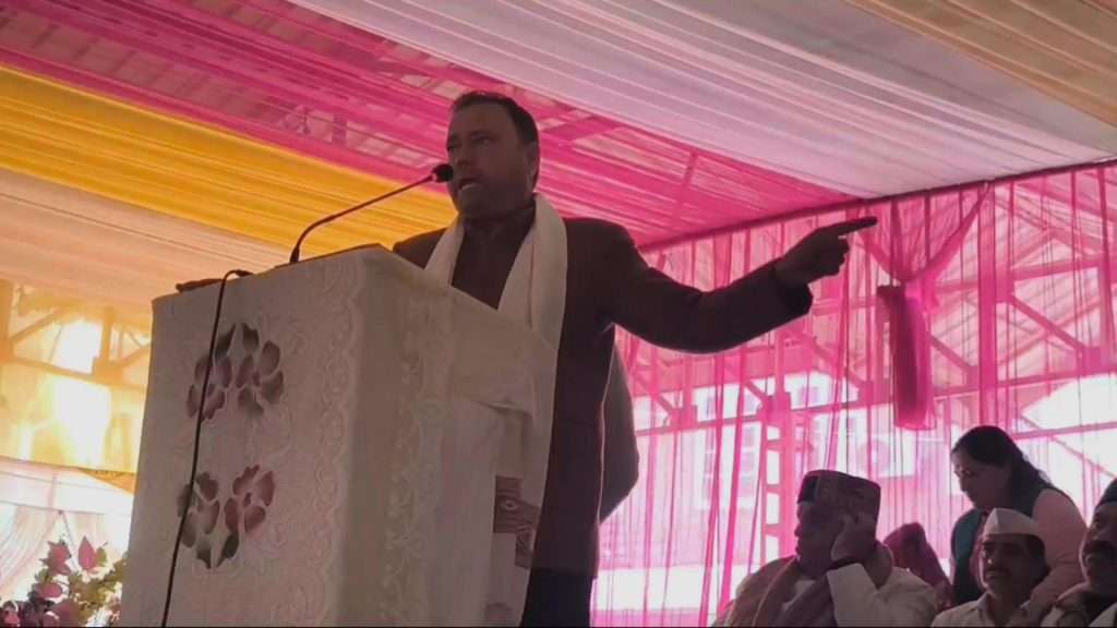 Summer Express - कांग्रेस मंच पर भिड़े दिग्गज नेता,निष्क्रिय कार्यकारिणी को लेकर खुला टकराव