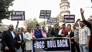 Summer Express - यूजीसी नियमों पर बवाल, यूपी से दिल्ली तक छात्रों का जोरदार विरोध
