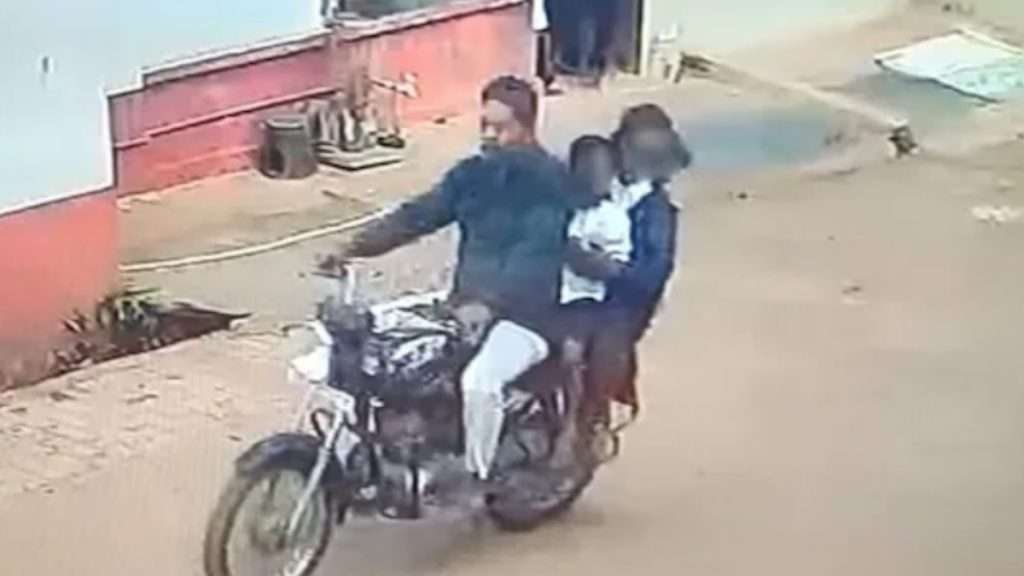 Summer Express - स्कूल में लंच ब्रेक के दौरान दो बच्चों का अपहरण, बाइक एक्सीडेंट से हुई सुरक्षा