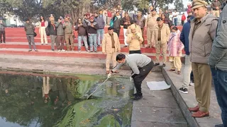 Summer Express - कुरुक्षेत्र के सन्निहित सरोवर में मिला कटा सिर, 15 दिन पहले मिला था धड़