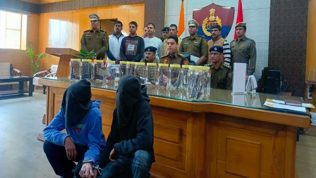 Summer Express - विदेश से हथियार मंगवाने वाले भाऊ गैंग के सदस्यों पर रोहतक पुलिस की कार्रवाई