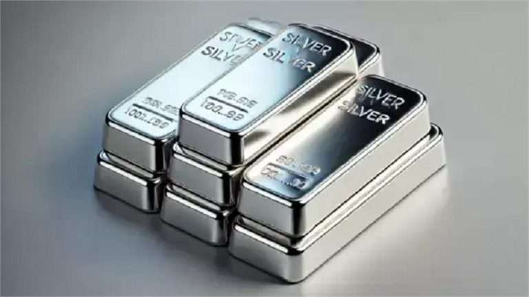 Summer Express - चांदी की कीमत में फिर बड़ी गिरावट, सीधे ₹28,000 सस्ता हुआ Silver, देखें नया रेट