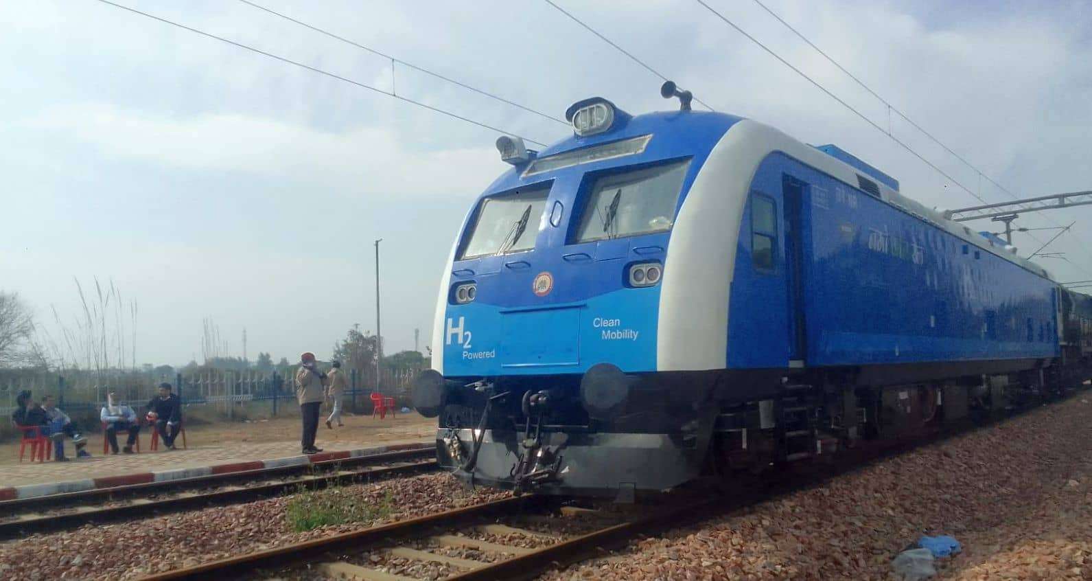 Summer Express - भंभेवा स्टेशन पर हाइड्रोजन इंजन सफल, जल्द ट्रैक ट्रायल शुरू