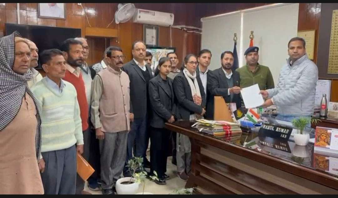 Summer Express - पंजगाई स्वास्थ्य उपकेंद्र में डॉक्टर न होने से बढ़ी दिक्कतें,ग्रामीणों ने सौंपा ज्ञापन