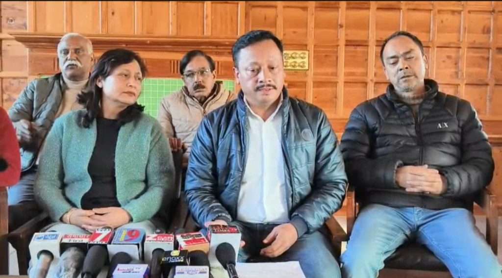 Summer Express - नगर निगम महापौर के पक्ष में उतरे कांग्रेस पार्षद,भाजपा पार्षदों द्वारा बजट के वाकआउट को  बताया शहर विरोधी