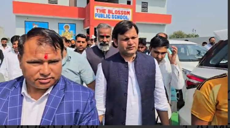 Summer Express - ‘मन की बात’ सुनने पहुंचे खेल राज्यमंत्री गौरव गौतम,विपक्ष पर साधा निशाना