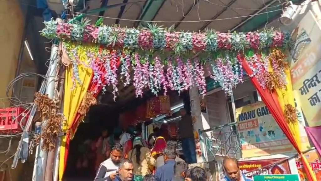 Summer Express - माता श्री चिंतपूर्णी मंदिर में उमड़ा श्रद्धा का सैलाब, 25 हजार से अधिक भक्तों के पहुंचने का अनुमान