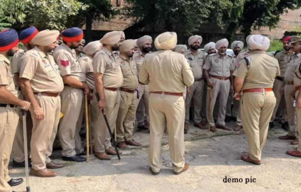 Summer Express - किसान धरने से पहले पंजाब में पुलिस रेड, नेताओं के घर छापेमारी