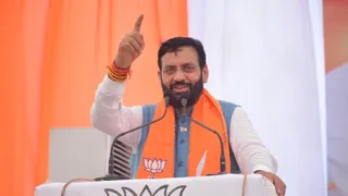 Summer Express - सीएम सैनी का तंज: मोदी सरकार ने कांग्रेस को पछाड़ा