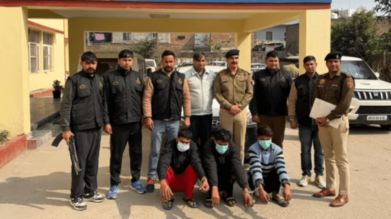 Summer Express - पलवल क्राइम ब्रांच ने कैब चालक से लूट का किया खुलासा, 3 युवकों को गिरफ्तार