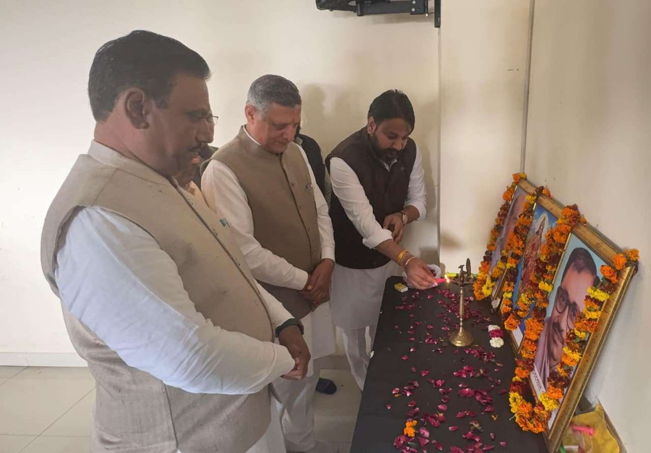 Summer Express - पंडित दीनदयाल उपाध्याय अपने दार्शनिक सिद्धांत के लिए हैं प्रसिद्ध : पूर्व कैबिनेट मंत्री कंवर पाल गुज्जर