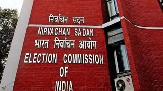 Summer Express - बंगाल में मतदाता सूची पुनरीक्षण में लापरवाही, दोषी अधिकारियों को कारण बताओ नोटिस जारी