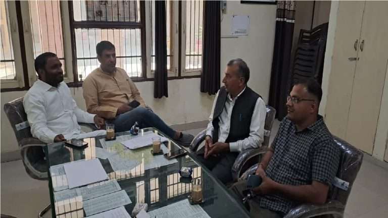 Summer Express - हिसार में कांग्रेस नेताओं की गिरफ्तारी, प्रदर्शन के लिए चंडीगढ़ के रास्ते पर थे रवाना