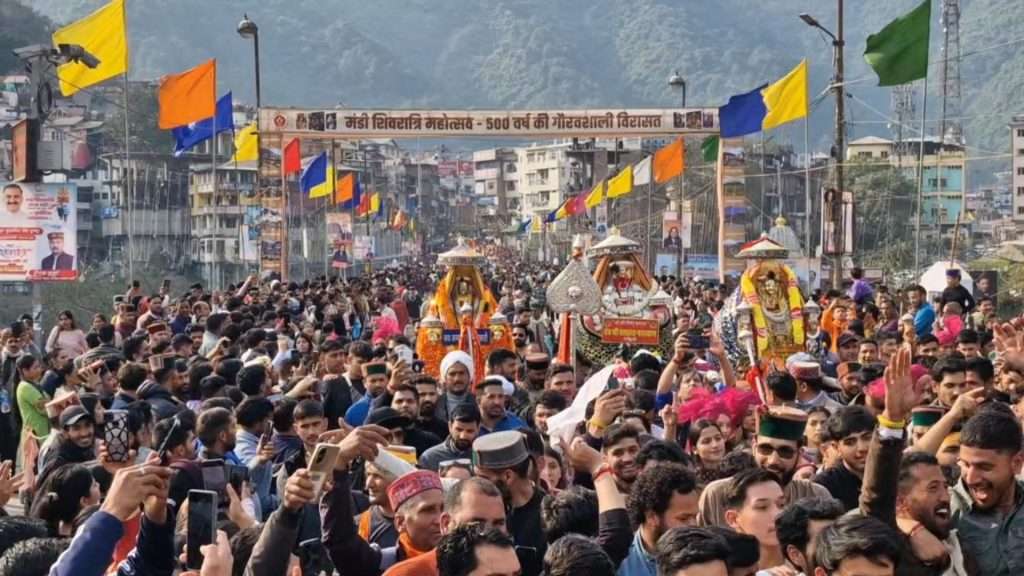 Summer Express - अंतिम शाही जलेब के साथ संपन्न हुआ छोटी काशी का भव्य देव समागम