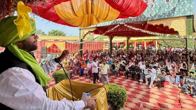 Summer Express - भाजपा सरकार भेदभाव और क्षेत्रवाद की राजनीति कर रही: दिग्विजय चौटाला