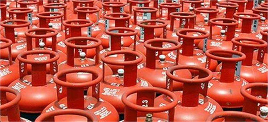Summer Express - महंगाई का झटका: घरेलू LPG सिलेंडर 60 रुपये महंगा, कमर्शियल 115 रुपये बढ़ा