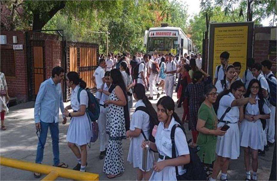 Summer Express - दिल्ली के कई स्कूलों को फिर मिली बम की धमकी, सुरक्षा एजेंसियां अलर्ट