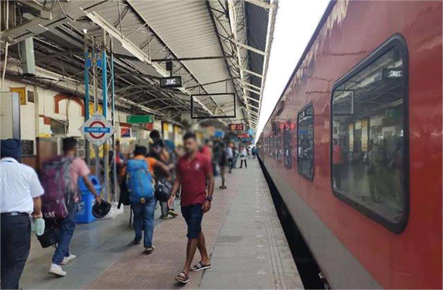 Summer Express - जालंधर रेलवे स्टेशन पर टिकट को लेकर विवाद, वीडियो वायरल होने के बाद जांच शुरू
