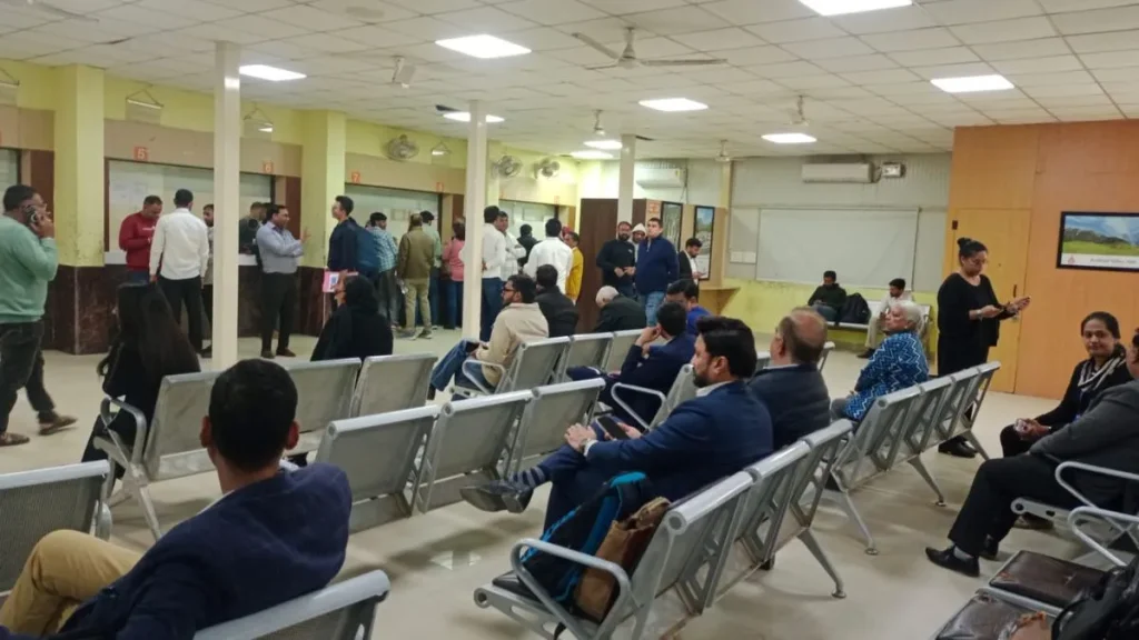 Summer Express - गुरुग्राम की तीन तहसीलों में कार्रवाई, 3 रजिस्ट्री क्लर्क निलंबित