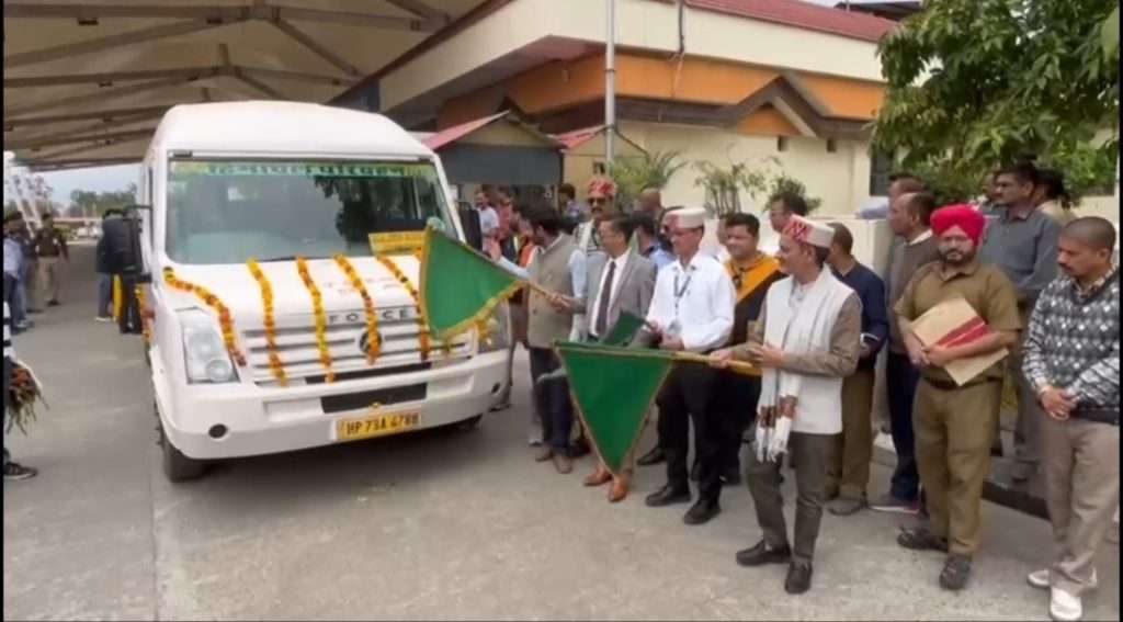 Summer Express - कांगड़ा एयरपोर्ट से धर्मशाला–मैकलोडगंज के लिए टेम्पो ट्रेवलर सेवा शुरू