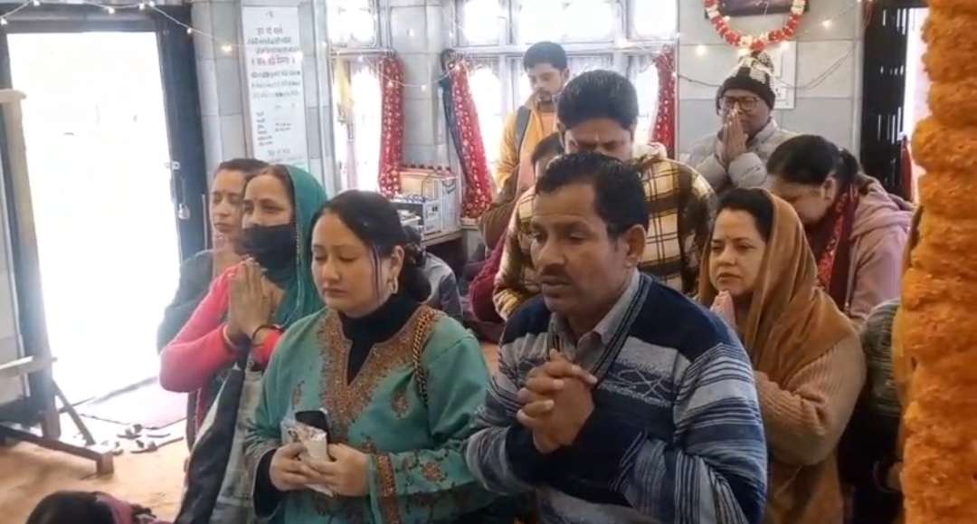 Summer Express - चैत्र नवरात्रि के साथ हिंदू नव वर्ष का आगाज़, खराब मौसम में भी कालीबाड़ी मंदिर में उमड़ी आस्था की भीड़