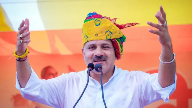 Summer Express - झज्जर के विधायक कुलदीप वत्स के बदले तेवर, फेसबुक से हटाई दीपेंद्र हुड्डा की फोटो