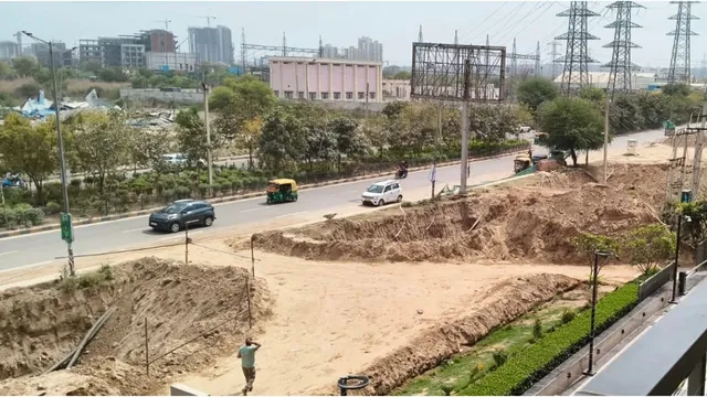 Summer Express - गुरुग्राम में विकास कार्य बना मुसीबत, खुदी सड़क से बढ़ी परेशानी