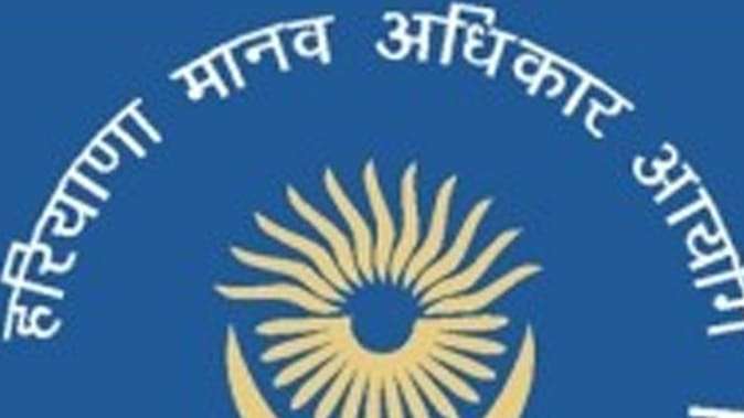 Summer Express - हरियाणा: छात्राओं को ‘मुर्गा’ बनाकर घुमाने पर मानवाधिकार आयोग सख्त, मांगी रिपोर्ट