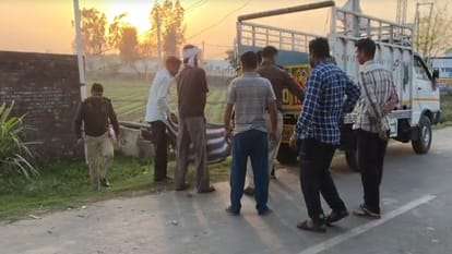 Summer Express - दिनारपुर में गन्ने के खेत से युवक का शव बरामद, चाकू से किए गए कई वार