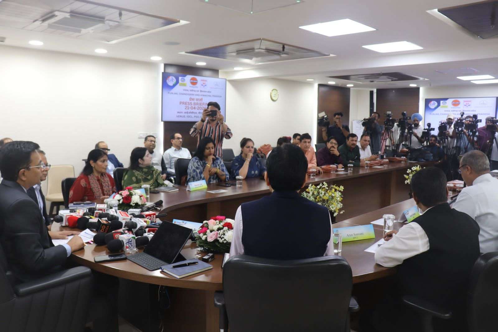 Summer Express - हिमाचल में पेट्रोल और LPG की आपूर्ति पूरी तरह सामान्य, अफवाहों से बचें: तेल कंपनियों का आश्वासन