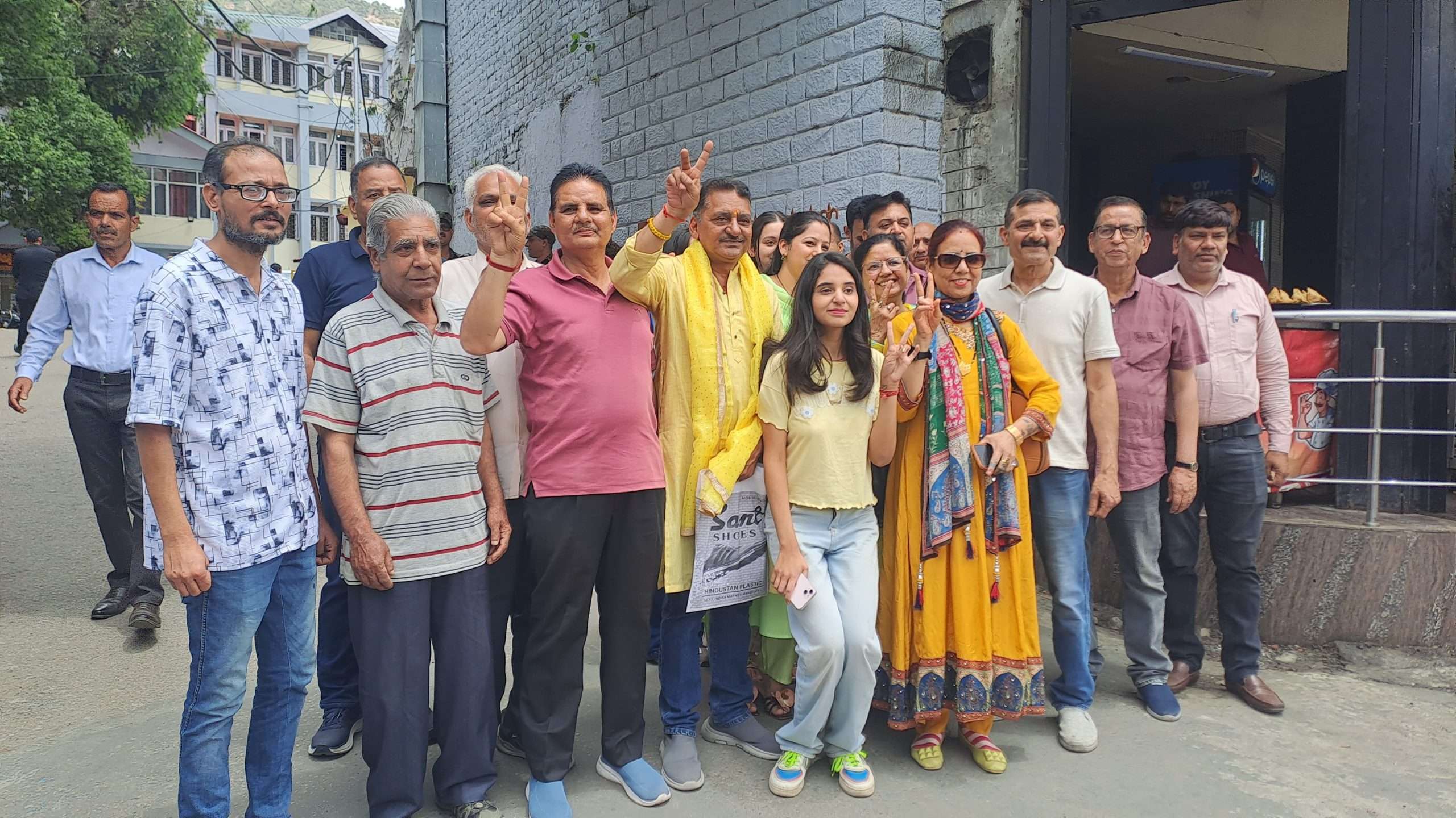 Summer Express - टिकट कटने से नाराज़ अनिल कपूर ने ठोकी ताल,भगवाहन वार्ड से निर्दलीय उम्मीदवार के रूप में भरा पर्चा