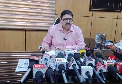 Summer Express - हमीरपुर में अवैध होर्डिंग्स पर सख्ती,नगर निगम तय करेगा निर्धारित स्थान