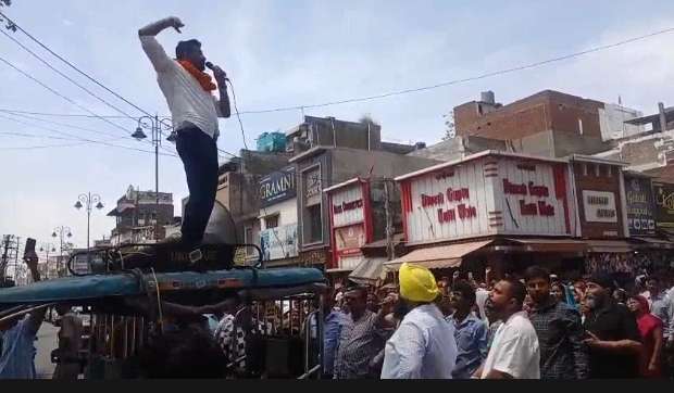 Summer Express - अंबाला वार्ड 14 में मूलभूत सुविधाओं को लेकर कांग्रेस पार्षद का रोष मार्च