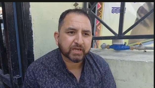 Summer Express - शिमला कांग्रेस भवन के बाहर नेता की भूख हड़ताल, गिरिपार की अनदेखी का आरोप