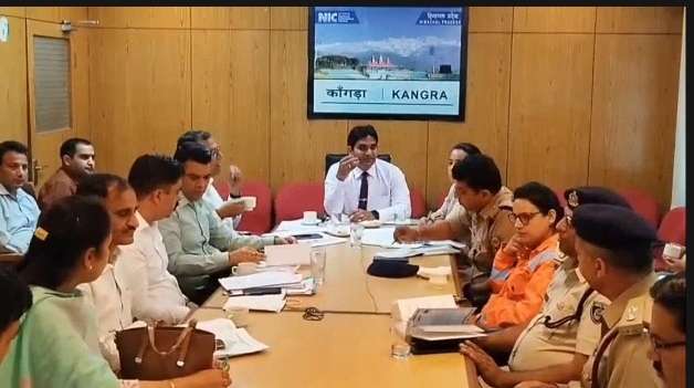 Summer Express - कांगड़ा में हीटवेव,वनाग्नि और जल संकट को लेकर प्रशासन सतर्क, 24×7 निगरानी के निर्देश