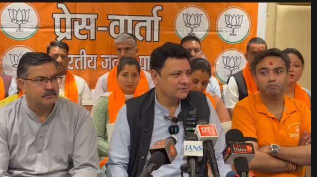 Summer Express - भाजपा ने उतारे युवा और नए चेहरे, विकास और पारदर्शिता का वादा — सुधीर शर्मा का कांग्रेस पर हमला