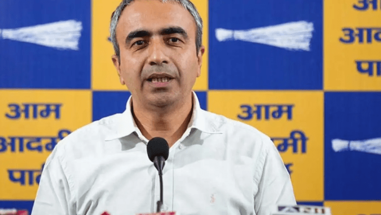 Summer Express - हरियाणा की अनाज मंडियों में अव्यवस्था पर सियासत तेज, AAP ने सरकार पर साधा निशाना