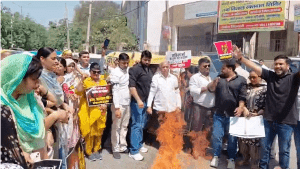 Summer Express - फरीदाबाद में महिला आरक्षण पर BJP महिला मोर्चा का विरोध, कांग्रेस का पुतला फूंका