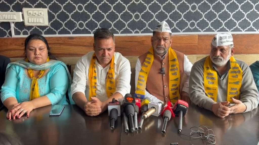 Summer Express - अब आप पैराशूटी नेताओं के सहारे नहीं लड़ेगी चुनाव,पार्टी विचारधारा से जुड़े कार्यकर्ता उतरेंगे मैदान में 