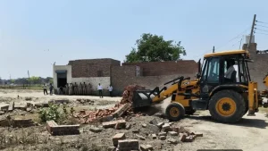 Summer Express - पानीपत में अवैध कॉलोनियों पर नगर निगम की कार्रवाई, 29 गलियां तोड़ीं और 18 प्लॉटों की नींव उखाड़ी