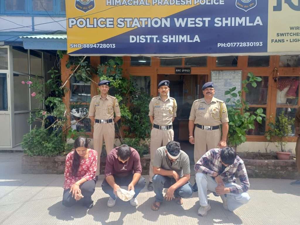 Summer Express - वोल्वो चालक से मारपीट के विरोध में HRTC कर्मचारियों का प्रदर्शन, प्रदेशभर में बस सेवाएं प्रभावित